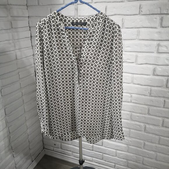 Rose & Olive Ladies Size Medium White with Olive Green Pattern Tunic / Blouse - Picture 1 of 10